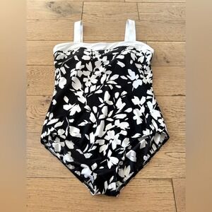 Miraclesuit Floral Black And White Swim Suit Women's Sz 16